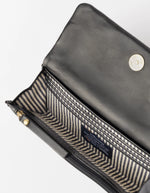 Afbeelding in Gallery-weergave laden, PAU&#39;S POUCH BLACK WOVENCLASSICLEATHER

