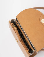 Afbeelding in Gallery-weergave laden, SANNE BELT BAG BLACK VEGAN UPPEAL
