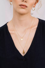 Afbeelding in Gallery-weergave laden, FRIDA&#39;S HAND NECKLACE
