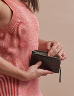 Afbeelding in Gallery-weergave laden, LOLA COIN PURSE BLACK CROCO CLASSIC LEATHER

